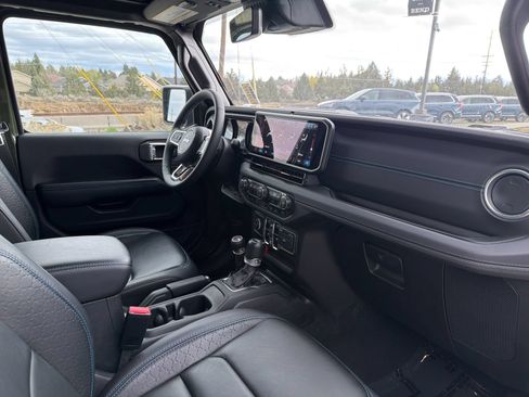 Used 2024 Jeep Wrangler High Altitude AWD/4WD image 27