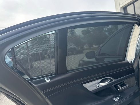 Used 2019 BMW 750i xDrive w/ Executive Package image 22