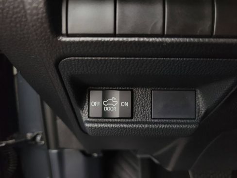 Used 2024 Toyota Tacoma SR5 image 31