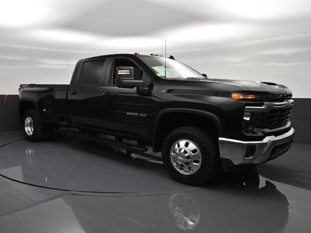 Used 2026 Chevrolet Silverado 3500 LT AWD/4WD image 5