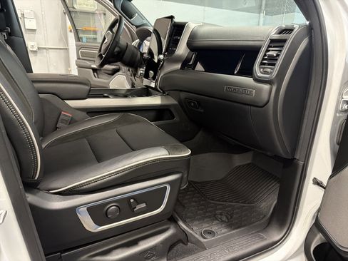 Used 2025 RAM 1500 Laramie w/ Night Edition image 19