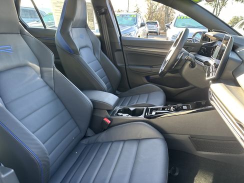 Used 2026 Volkswagen Golf image 13