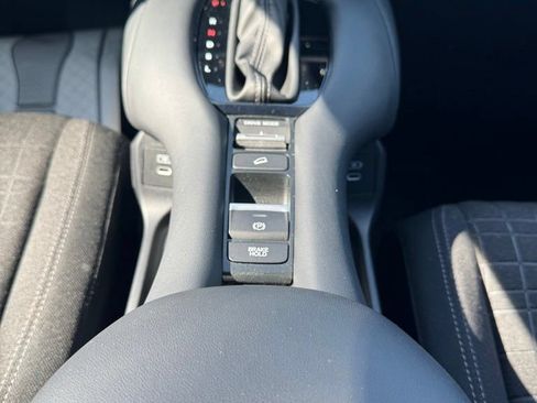 Used 2024 Honda HR-V LX image 18