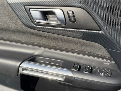 Used 2024 Ford Mustang Convertible RWD image 19
