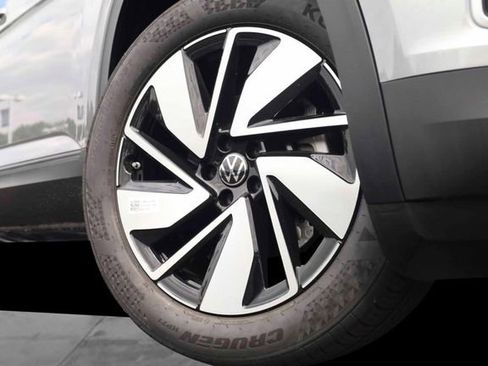 New 2026 Volkswagen Atlas SE image 3