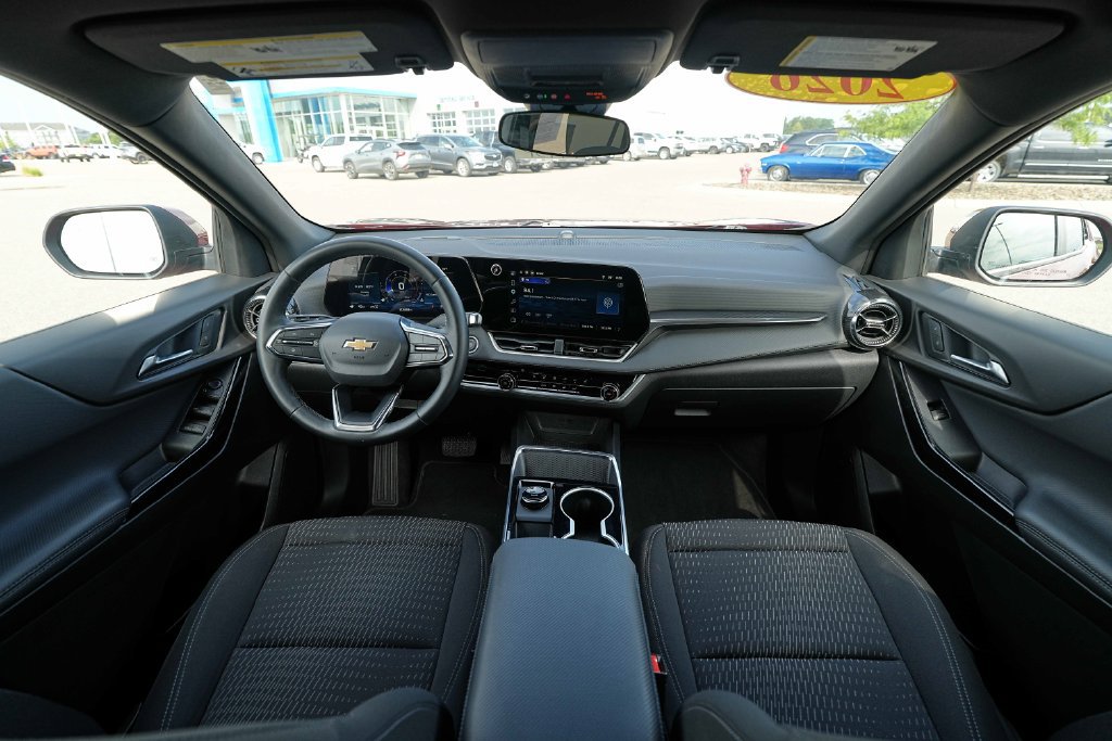 Used 2026 Chevrolet Equinox LT AWD/4WD image 29