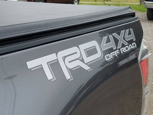Used 2020 Toyota Tacoma TRD Off-Road w/ Technology Package AWD/4WD image 7