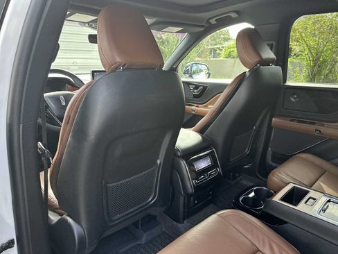 Used 2023 Lincoln Aviator Reserve w/ Equipment Group 201A RWD image 16