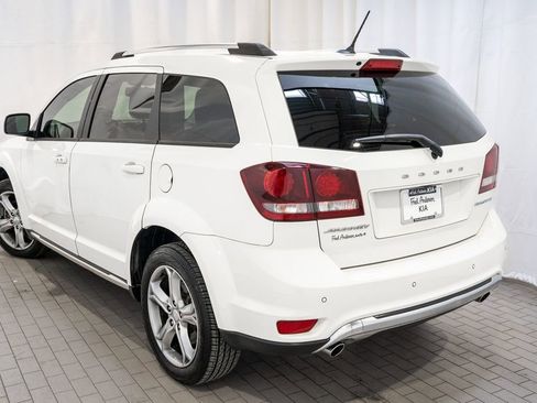 Used 2017 Dodge Journey Crossroad image 4