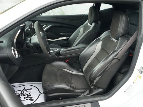 Used 2018 Chevrolet Camaro SS image 17