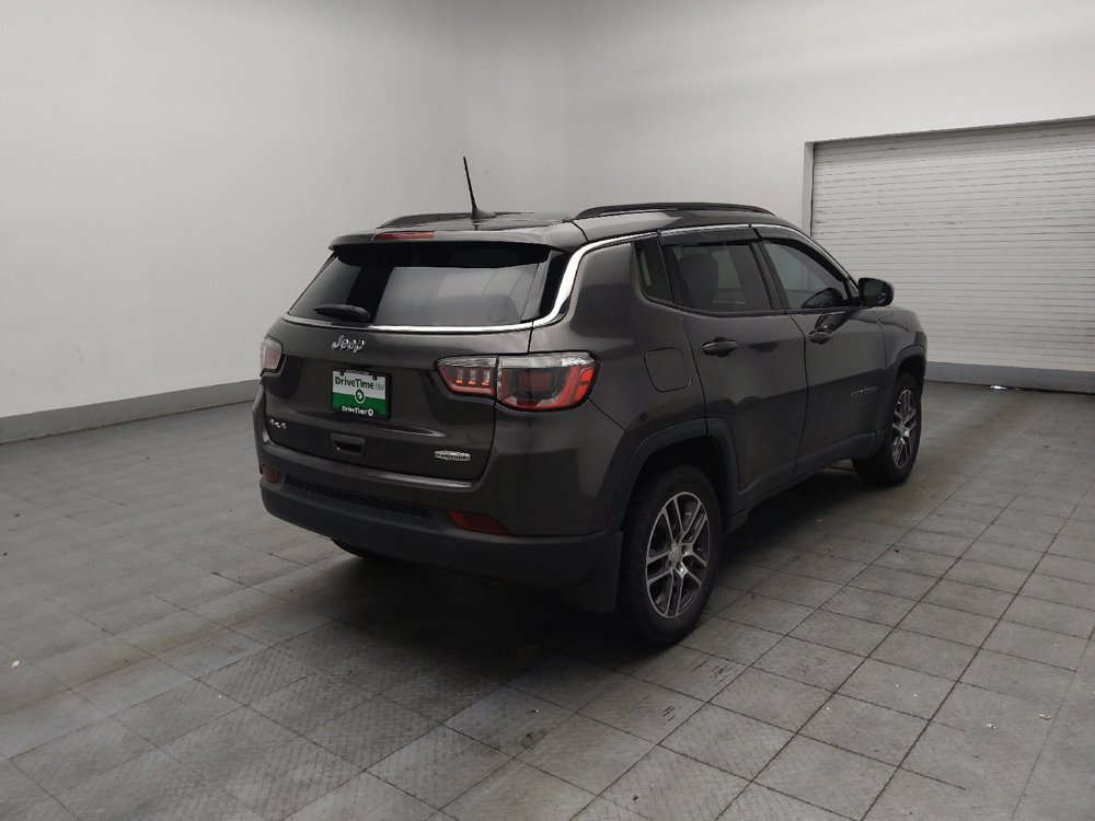 Used 2018 Jeep Compass Latitude w/ Popular Equipment Group AWD/4WD image 9