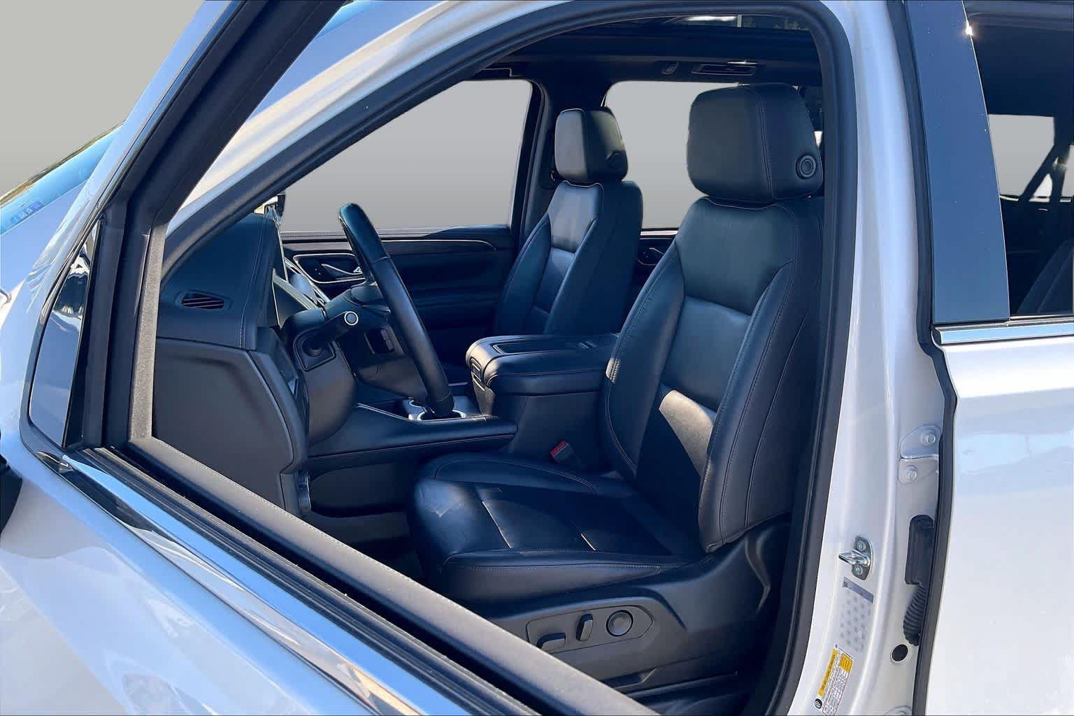 Used 2021 Chevrolet Suburban LT AWD/4WD image 7