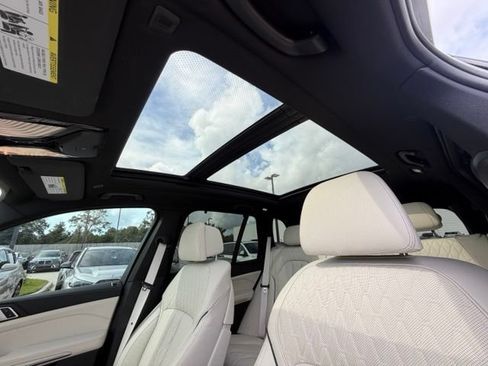 Used 2025 BMW X5 M60i AWD/4WD image 18