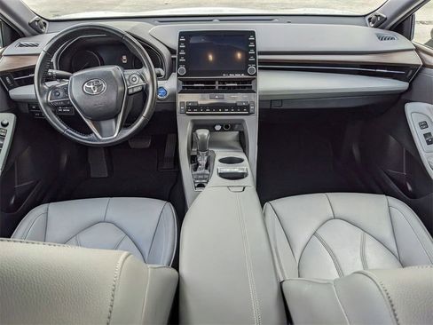 Used 2019 Toyota Avalon XLE w/ Moonroof Package image 11