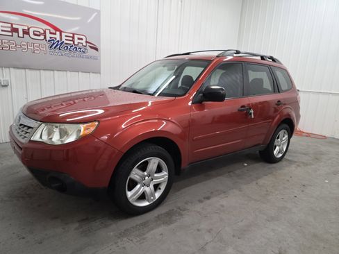 Used 2011 Subaru Forester 2.5X w/ Alloy Wheel Value Pkg image 2