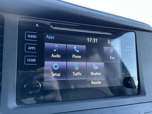 Used 2015 Toyota Sienna XLE image 33