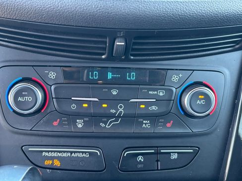 Used 2017 Ford Escape Titanium image 26