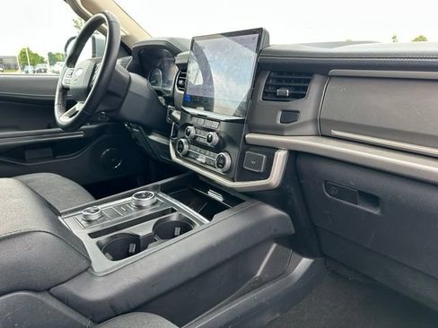Certified 2024 Ford Expedition XLT AWD/4WD image 9