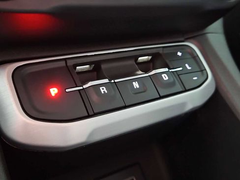 Used 2023 GMC Acadia SLE w/ Driver Convenience Package image 32