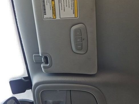 Used 2023 Jeep Cherokee Altitude Lux image 15