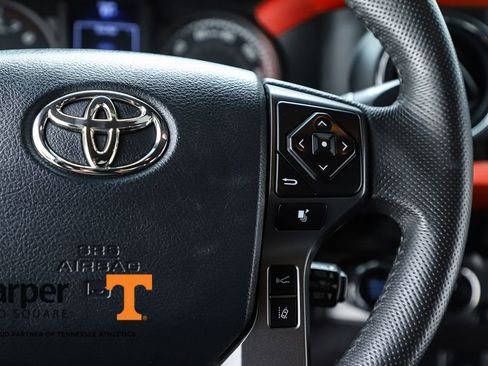 Used 2018 Toyota Tacoma TRD Off-Road image 22