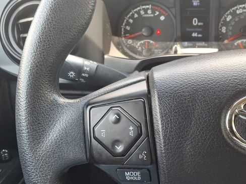Used 2022 Toyota Tacoma SR AWD/4WD image 18