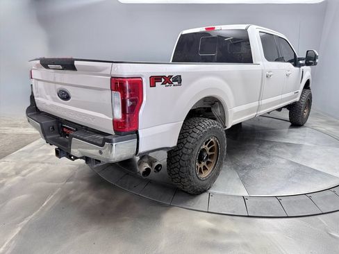Used 2017 Ford F350 Lariat w/ Lariat Value Package AWD/4WD image 4
