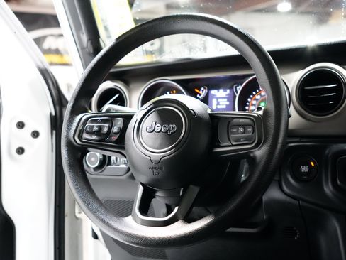 Used 2018 Jeep Wrangler Sport image 16