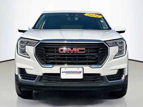 Used 2024 GMC Terrain SLE image 16
