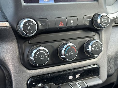 Used 2024 RAM 2500 Big Horn image 19