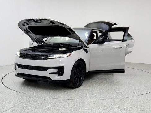 New 2026 Land Rover Range Rover Sport SE image 9