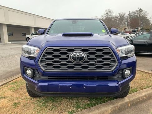 Used 2022 Toyota Tacoma TRD Sport image 2