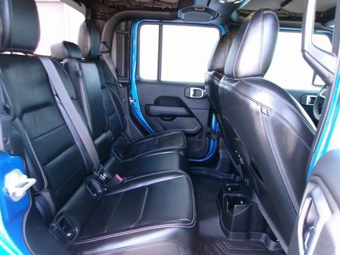 Used 2023 Jeep Gladiator Overland image 19