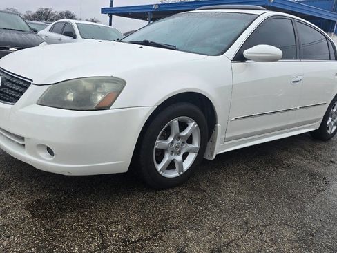 Used 2005 Nissan Altima 3.5 SL image 1