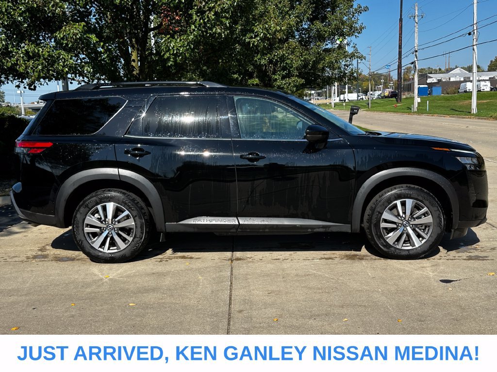 Certified 2026 Nissan Pathfinder SL AWD/4WD image 2