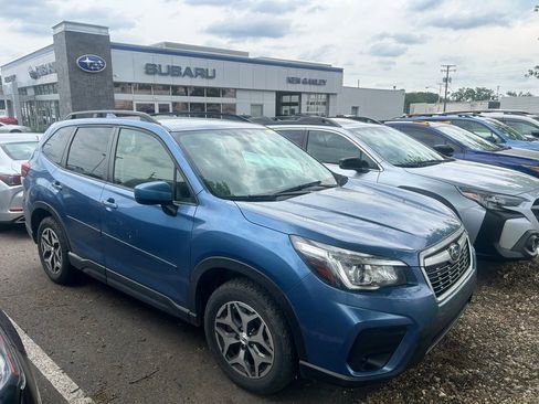 Used 2020 Subaru Forester Premium w/ Popular Package #1 AWD/4WD image 3