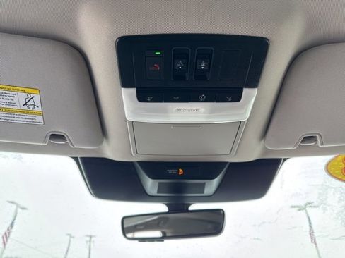 Used 2023 Nissan Pathfinder Platinum image 15