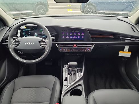 New 2026 Kia Niro EX FWD image 17