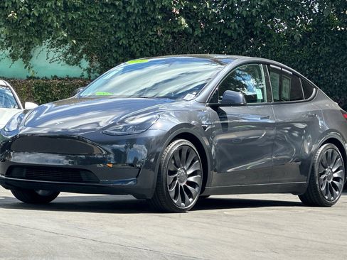Used 2024 Tesla Model Y Performance AWD/4WD image 8