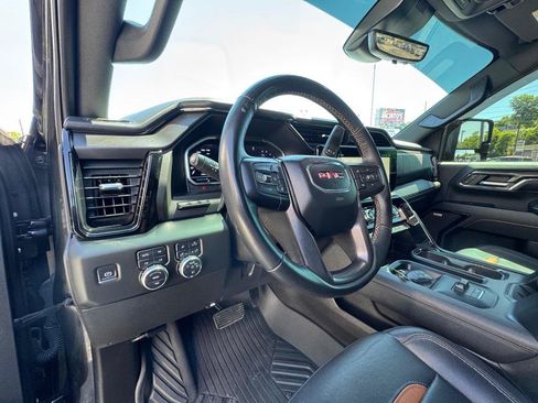 Used 2024 GMC Sierra 2500 AT4 w/ AT4 Premium Plus Package AWD/4WD image 12