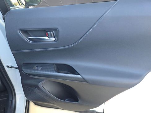 Used 2023 Toyota Venza Limited image 28