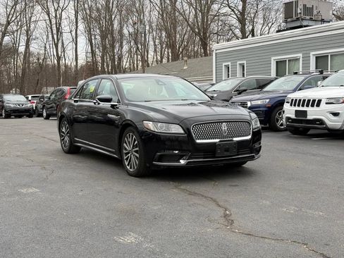 Used 2017 Lincoln Continental Select w/ Climate Package image 2