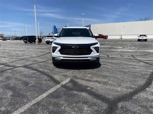 New 2025 Chevrolet TrailBlazer LT w/ LPO, Blackout Package image 32