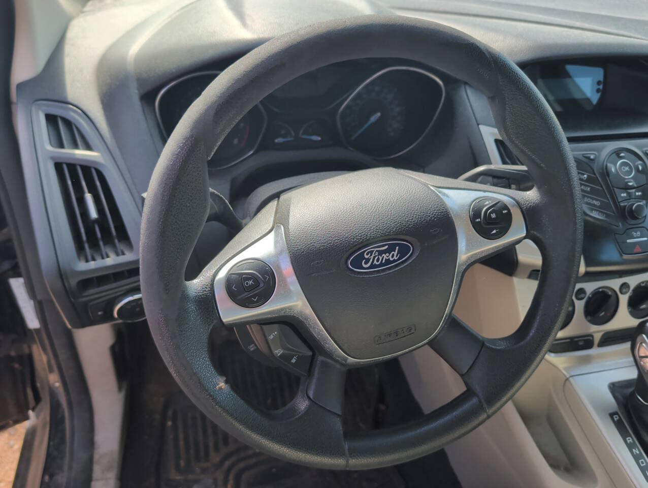 Used 2012 Ford Focus SE w/ SE Winter Pkg FWD image 32