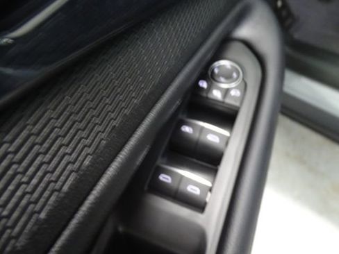 Certified 2025 Chevrolet Blazer EV RS AWD/4WD image 9