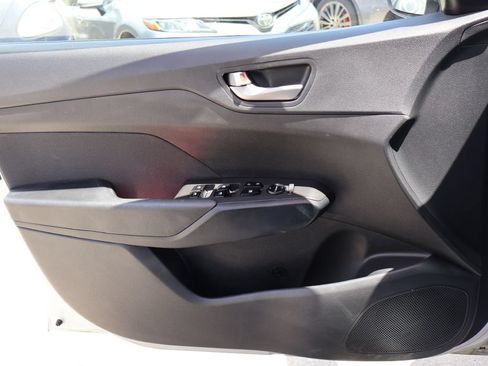 Used 2020 Hyundai Accent SE FWD image 25