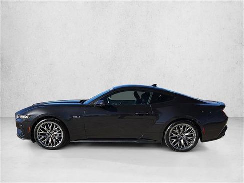 Used 2024 Ford Mustang GT Premium image 9