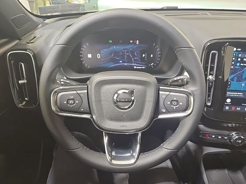 New 2026 Volvo XC40 B5 Ultra w/ Climate Package image 9