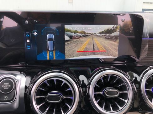 New 2026 Mercedes-Benz GLB 250 4MATIC image 27