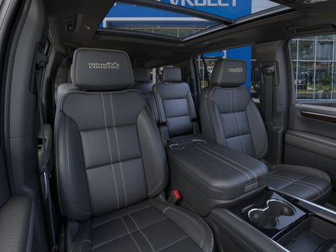 New 2026 Chevrolet Suburban High Country AWD/4WD image 16